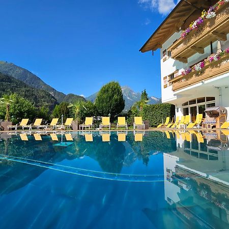 Hotel Edenlehen Майрхофен Экстерьер фото